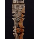 AL113 original AloAlo Grabstele der Mahafaly antik, 2 Gendarmen 177 cm.