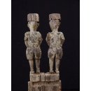 AL113 original AloAlo Grabstele der Mahafaly antik, 2 Gendarmen 177 cm.