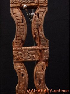 AL85 AloAlo Wandstele Zebu 1970 = 125 cm