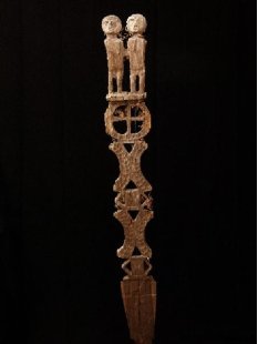 AL54 original AloAlo Grabstele der Mahafaly antik...