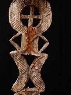 AL48 original AloAlo Grabstele der Mahafaly antik 3 M&auml;nner 200 cm ca. 1930