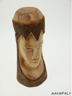 Skulptur Portr&auml;t im Baum ca. 16 cm = Code G