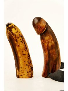 Horn Phallusskulptur und Dildo mit G&uuml;rtelschlitz 12...