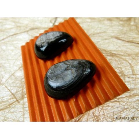 Ohrstecker. tropfenf&ouml;rmig gew&ouml;lbt 15 mm = Code E dunkel