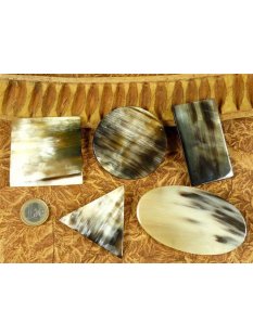 Horn Broschen. 6 cm =  Code C