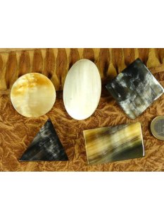 Horn Broschen. 4 cm = Code B dunkel oval