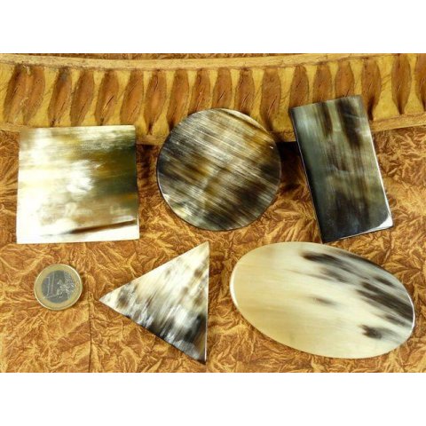 Horn Broschen. 6 cm = Code C dunkel rund