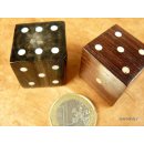 W&uuml;rfel 25 mm  Code A braunes Holz mit Hornpunkten