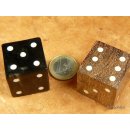 W&uuml;rfel 30 mm braunes Holz mit Knochenpunkten