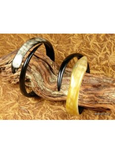 Horn Armreifen. Schlange 10 bis 15  mm = Code B 63 - 70 mm