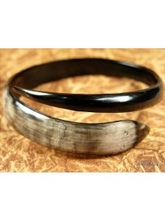 Horn Armreifen. Schlange 10 bis 15  mm = Code B 63 - 70 mm