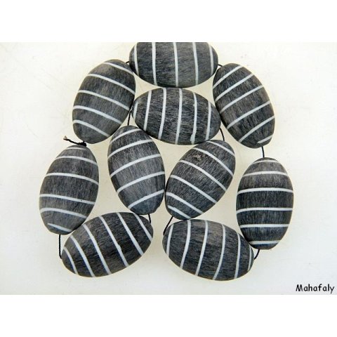 Hornperle Form Olive lang geschliffen grau/wei&szlig; L 30 - 40 mm