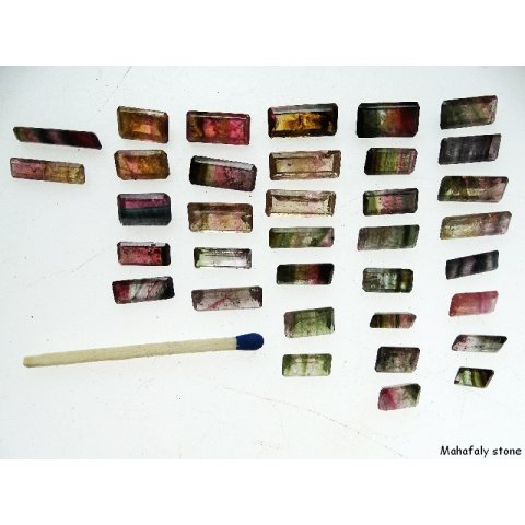 polychrome Madagaskar Turmaline facettiert Baguette im LOT. 57,5 Carat. TL447