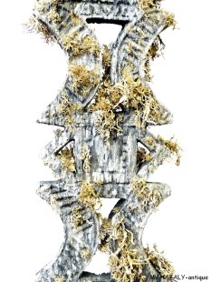 MF181 original AloAlo Grabstele der Mahafaly antik Hirte mit Zebu 250 cm ca. 1920