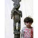 MF181 original AloAlo Grabstele der Mahafaly antik Hirte mit Zebu 250 cm ca. 1920