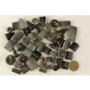 Hornperlen  matt grau geschliffen 100 g. alle Formen und Farben im Mix