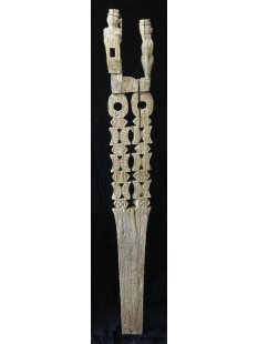 AL186 original AloAlo Grabstele der Mahafaly Gerichtsverhandlung oder Verh&ouml;r 155 cm ca. 1930