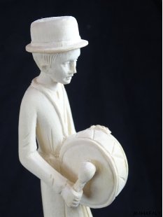 Caract&egrave;re sculptural verschiedene Musiker 30 cm = Code H