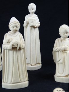 Krippe Gasy 11 teilig wei&szlig;es Lianenholz 15 cm = Code L