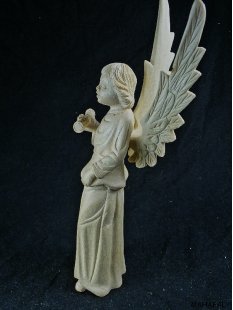 Skulptur Engel mit Rassel wei&szlig;es Fanazava Holz 20 cm = Code H