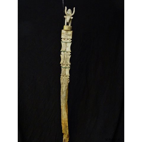 AL190 original AloAlo Grabstele der Mahafaly heiliges Zeburind 190 cm ca. 1955