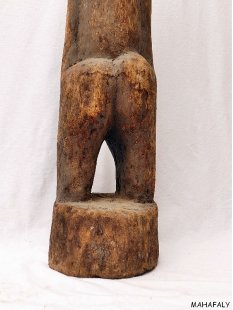 MF210 Skulptur der Antaisaka weibliche W&auml;chterfigur "Locke" 110 cm ca. 1950