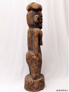 MF210 Skulptur der Antaisaka weibliche W&auml;chterfigur "Locke" 110 cm ca. 1950