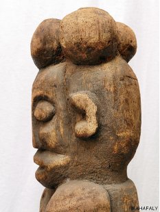 MF210 Skulptur der Antaisaka weibliche W&auml;chterfigur "Locke" 110 cm ca. 1950
