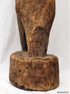 MF210 Skulptur der Antaisaka weibliche W&auml;chterfigur "Locke" 110 cm ca. 1950