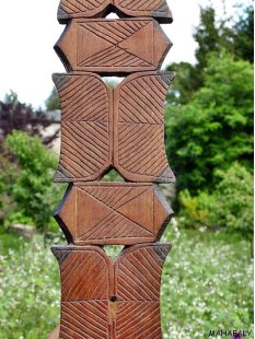 AL192 AloAlo der Bara Ringk&auml;mpfer tr&auml;gt Stammesf&uuml;rst 1980  echt Palisanderholz = 250 cm