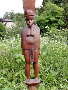 AL192 AloAlo der Bara Ringk&auml;mpfer tr&auml;gt Stammesf&uuml;rst 1980  echt Palisanderholz = 250 cm