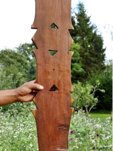 AL192 AloAlo der Bara Ringk&auml;mpfer tr&auml;gt Stammesf&uuml;rst 1980  echt Palisanderholz = 250 cm
