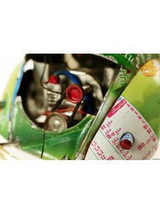 Volkswagen VW K&auml;fer M 1:18  = Code K