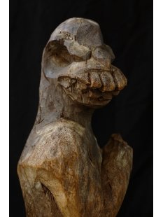 MF275 Vazimba Skulptur Saurier  Mensch 33 cm.