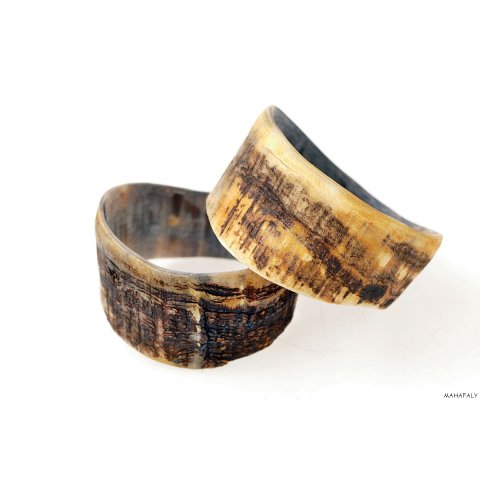 Horn Armreifen Rainer antik dunkel braun/schwarz gemasert 30 mm = Code B