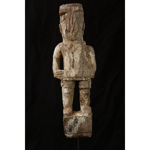 MF276 AloAlo Kopfskulptur von Grabstele der Mahafaly ein Gendarm  cm 1930