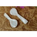 1x Kaviar Perlmuttl&ouml;ffel Lisias hell irisierend 7 cm Bio handmade fairtrade