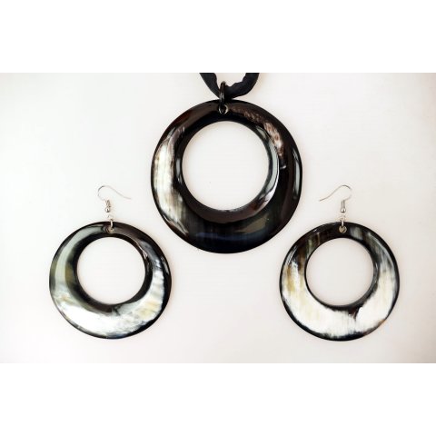 Horn Anh&auml;nger und Ohrh&auml;nger Garondo hell/dunkel Set = Code E