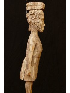 AL02 original AloAlo Grabpfosten Sakalava Frau mit Kopflast 164 cm 1940