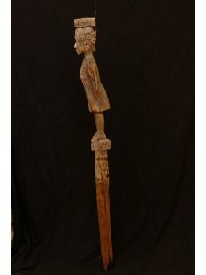 AL02 original AloAlo Grabpfosten Sakalava Frau mit Kopflast 164 cm 1940