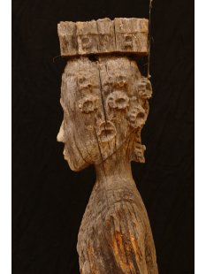 AL02 original AloAlo Grabpfosten Sakalava Frau mit Kopflast 164 cm 1940