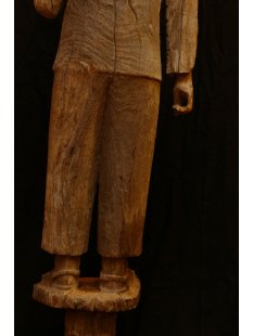 AL03 original AloAlo Grabpfosten der Mahafaly Mann mit Hut 120 cm 1910