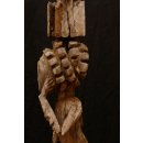 AL05 original AloAlo Fragment einer Grabstele der Sakalava antik nackte Frau 112 cm ca. 1900