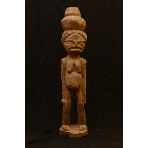 MF001 Skulptur grimmige Frau 73 cm.