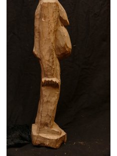 MF001 Skulptur grimmige Frau 73 cm.