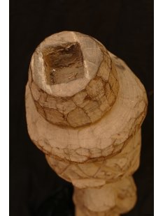 MF001 Skulptur grimmige Frau 73 cm.