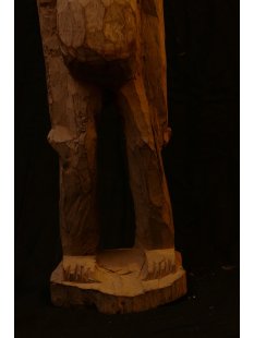 MF001 Skulptur grimmige Frau 73 cm.