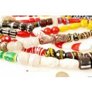 Recycling Plaste Perlen Strang vakana gasy -XS- 210 cm aus 120 Perlen 12 - 25 mm aus recyceltem Plastikabfall = Code H