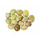 1 kg Handst&uuml;cken Handschmeichler Trommelstein  Madagaskar Opal gr&uuml;n Prasopal poliert