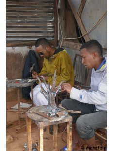 1 St&uuml;ck &Ouml;lfass Blech Deko Baobab 55 cm Mahajanga = Preiscode O